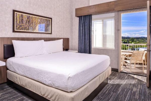Hilton Garden Inn Bend image 26
